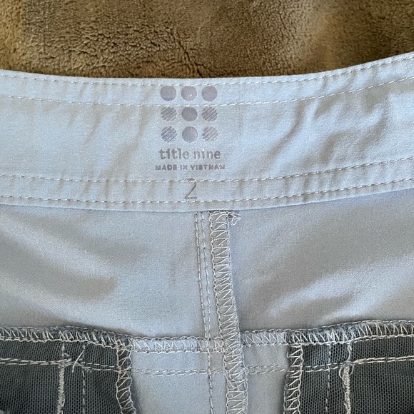 NWOT Title Nine Casual Blue
Rogue Shorts 5” size 2 - Picture 6 of 14